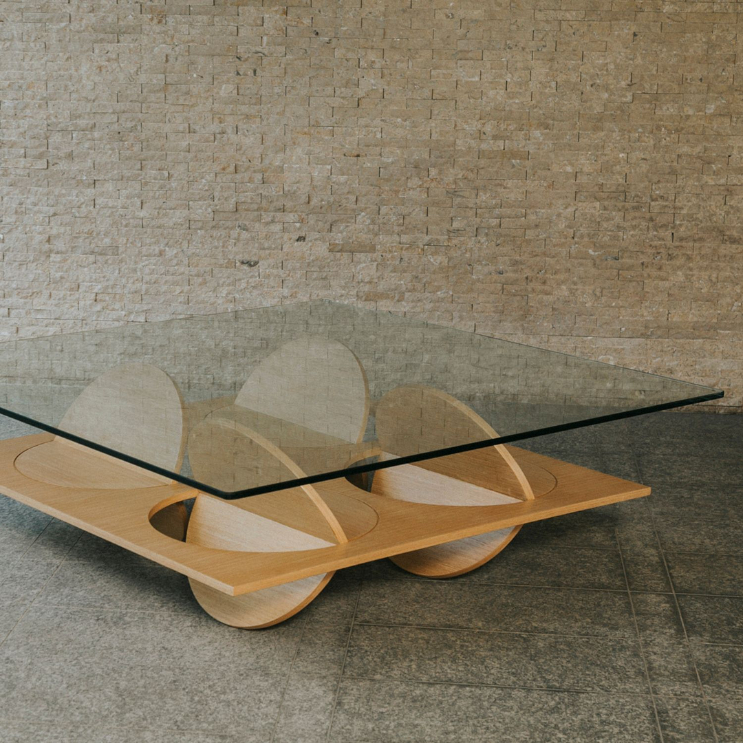 foto de mesa moonsky de madera con vidrio